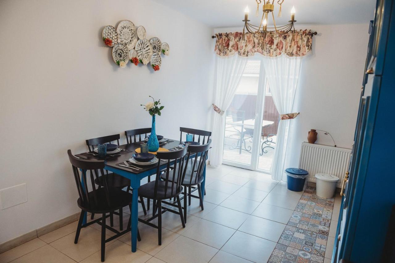 טרגו ניאמץ La Contessa Apartament מראה חיצוני תמונה