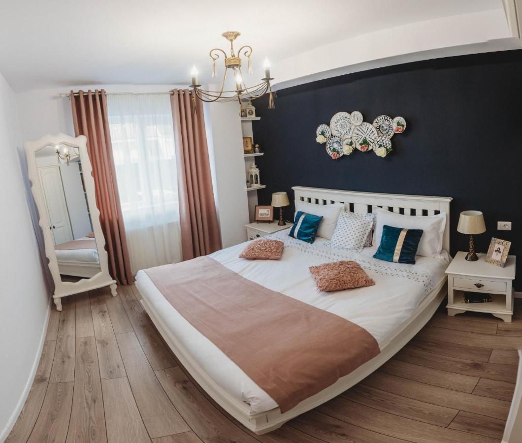 טרגו ניאמץ La Contessa Apartament מראה חיצוני תמונה
