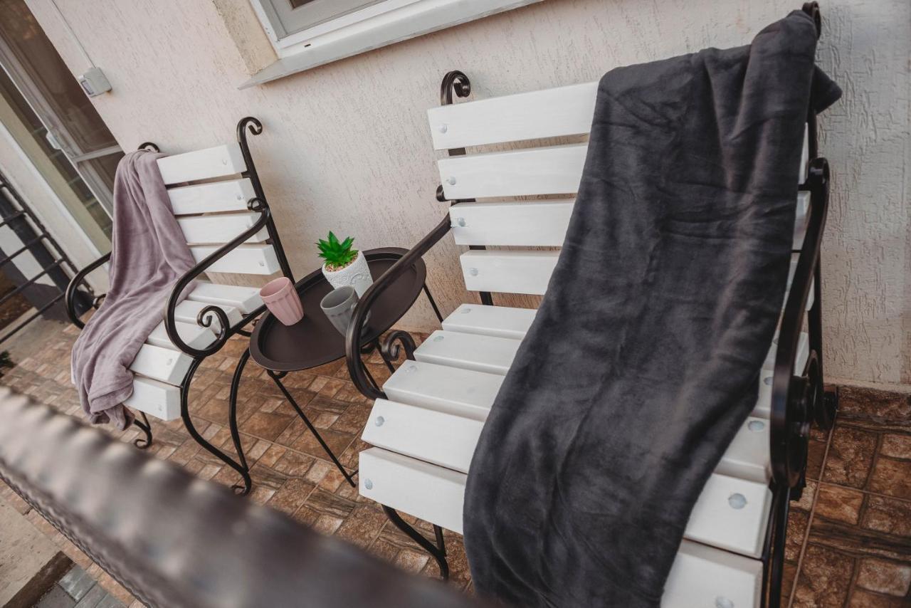 טרגו ניאמץ La Contessa Apartament מראה חיצוני תמונה